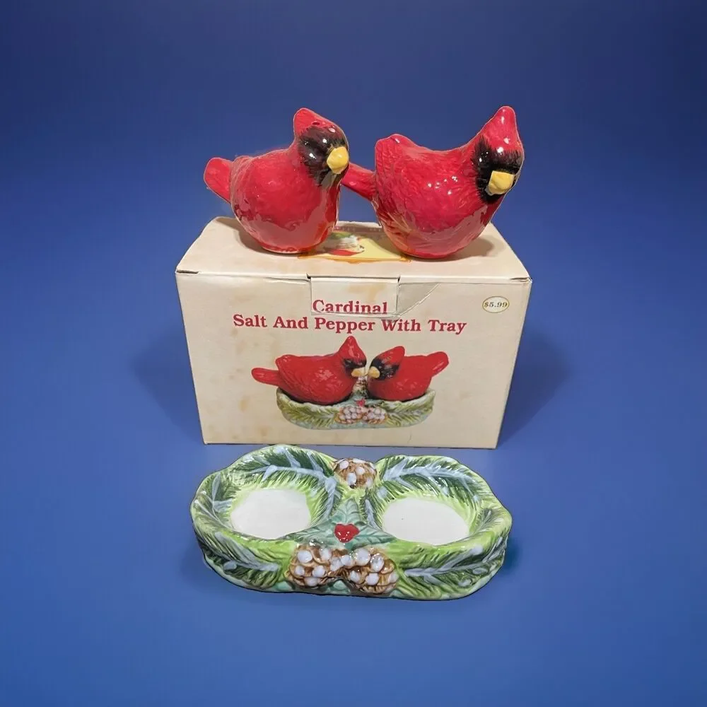 Cracker Barrel Plaid Tidings Cardinal Red Bird Salt Pepper Shakers w/ Nest Tray